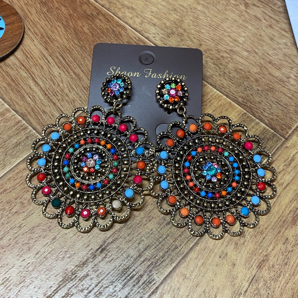 Mandala gemstone colorful Earrings NWT❤️